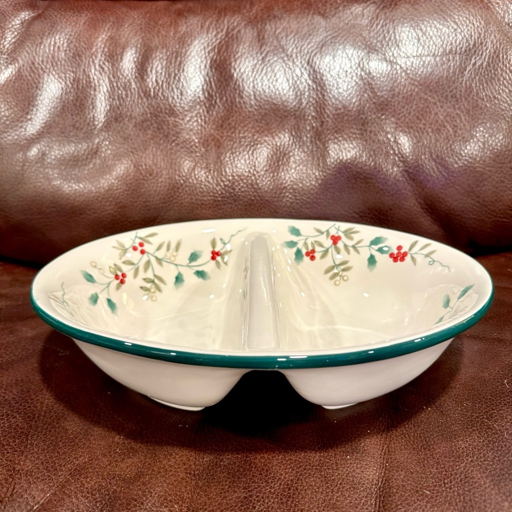 NIB- Pfaltzgraff Winterberry Oval Divided Vegetable Dish Green Trim